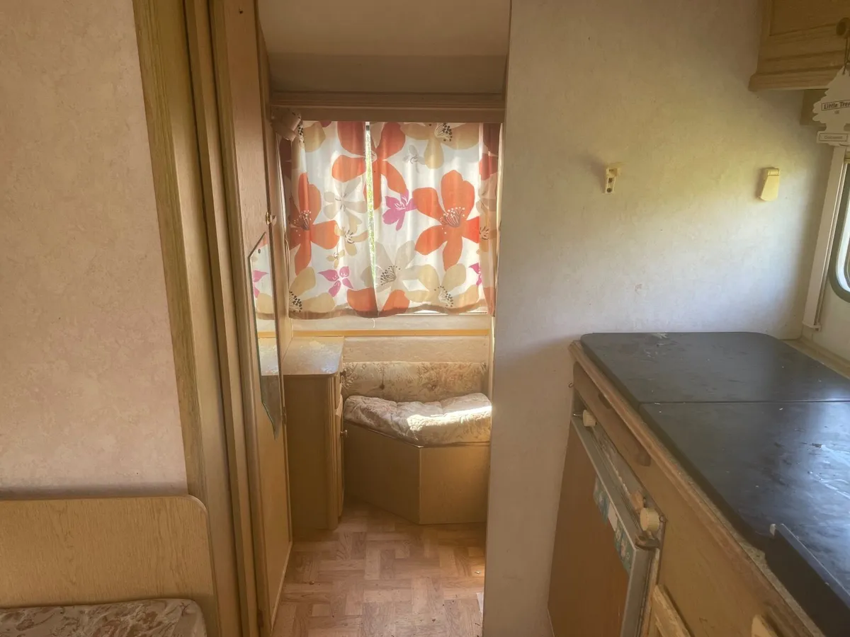 Caravan - Image 4