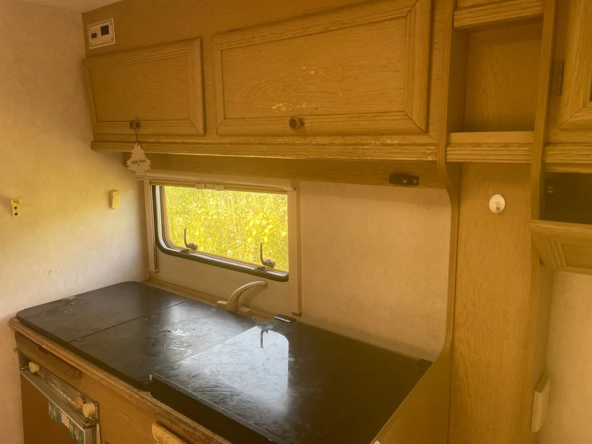 Caravan - Image 3
