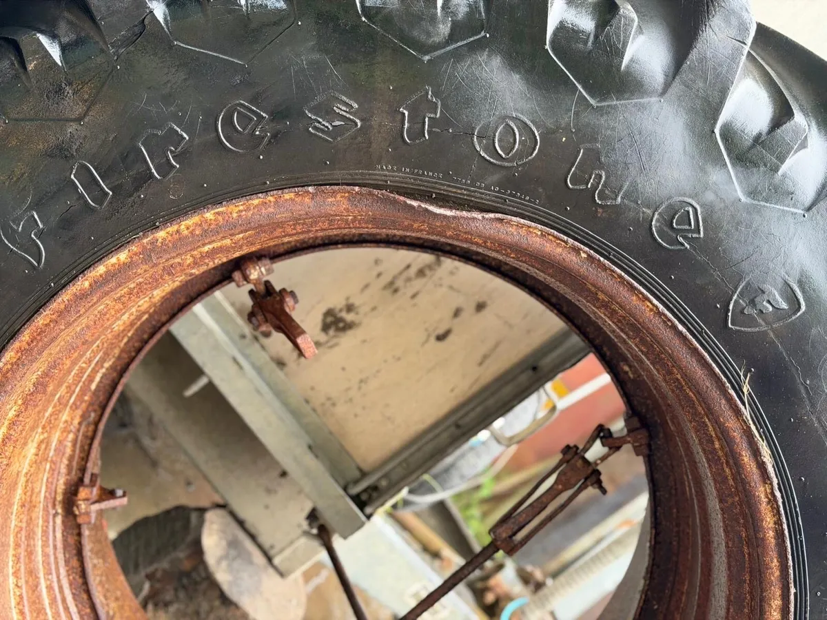 16.9 R34 Dual Wheels C/W Clamps - Image 3