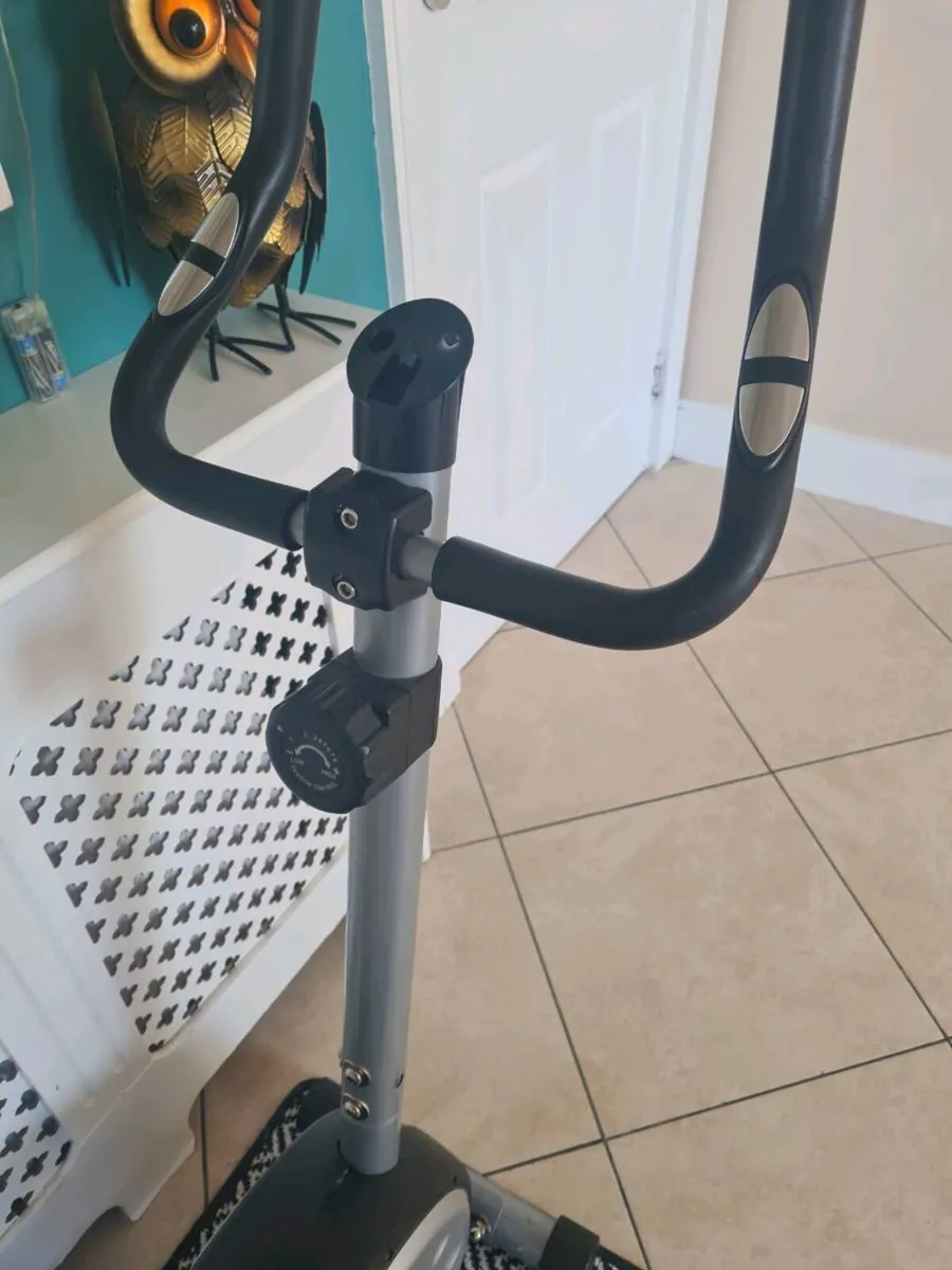 Excerise Bike - Image 4