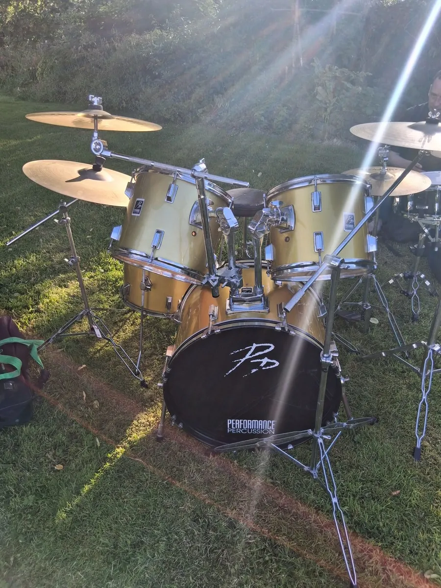 Drum kit - Image 1