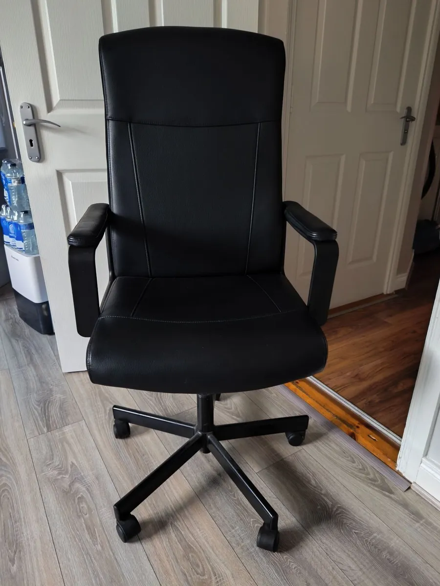 Office chair - Image 1
