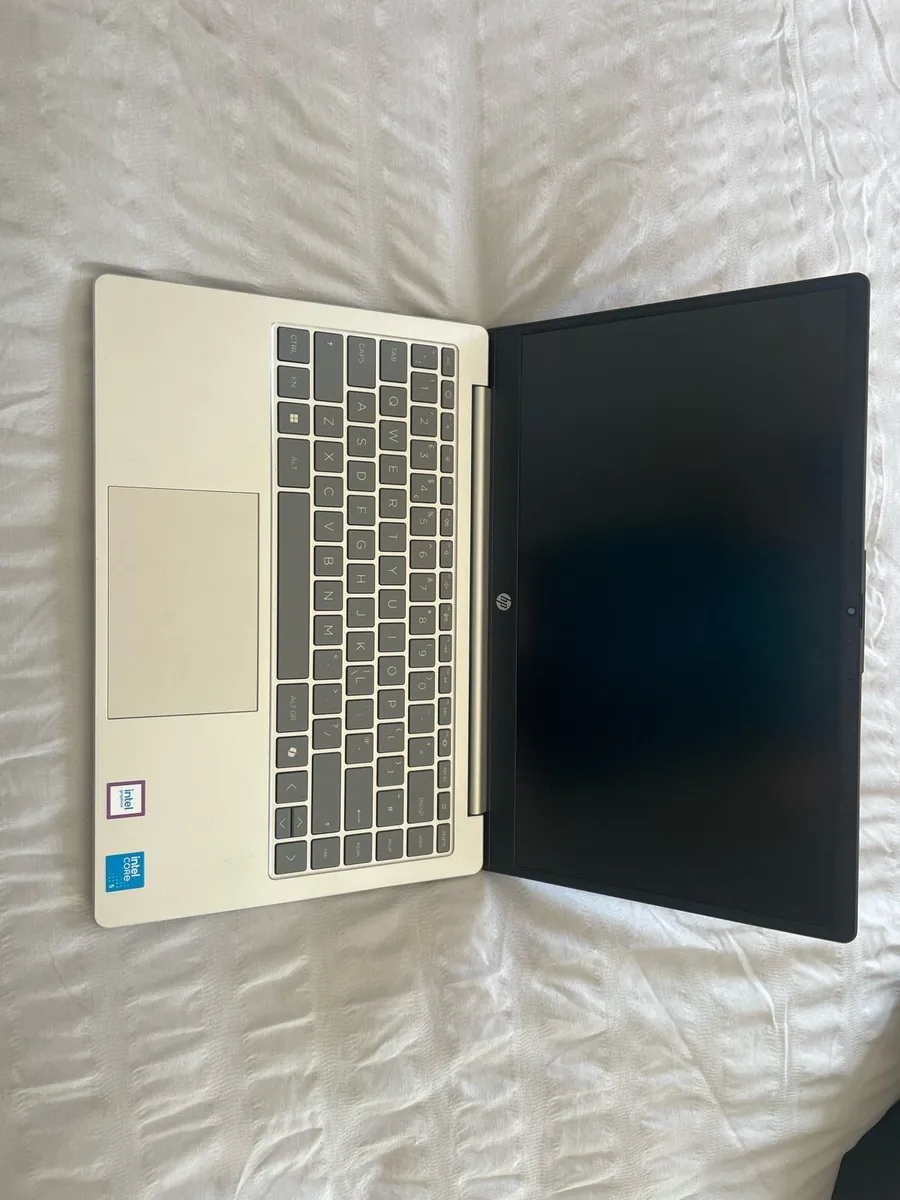 Hp laptop - Image 2