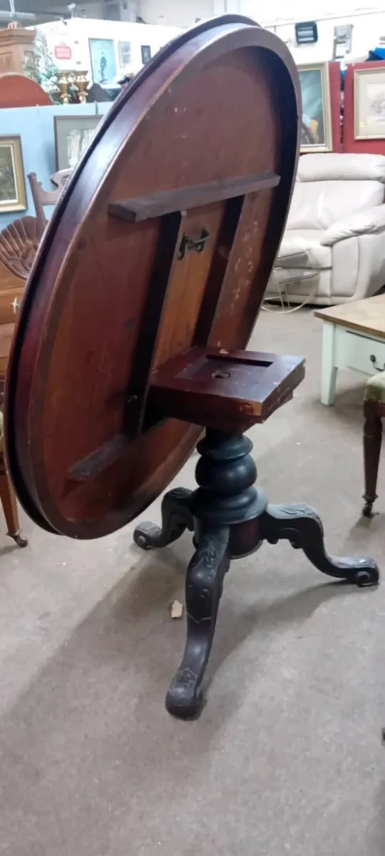 Victorian Mahogany Tilt Top Dining Table - Image 3