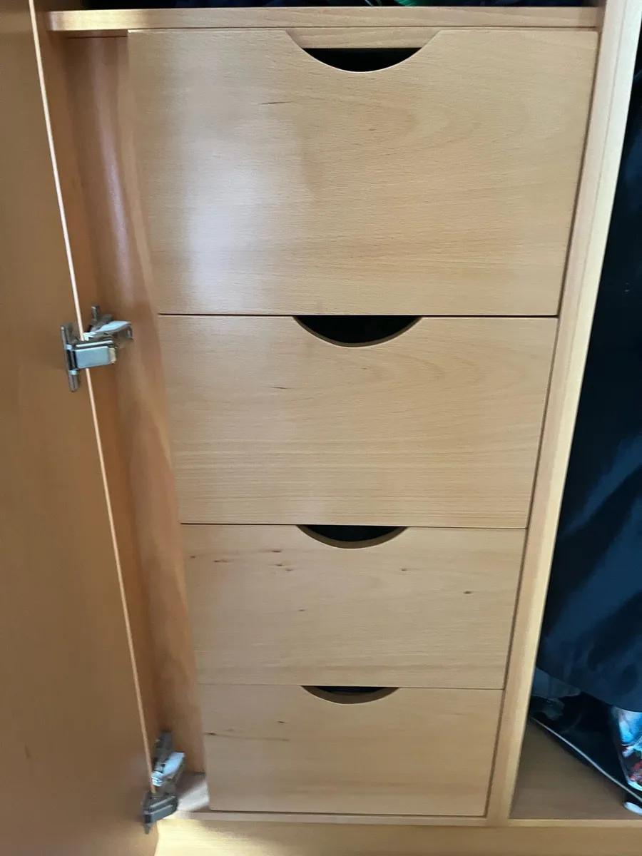 Built in Wardrobes - Image 4