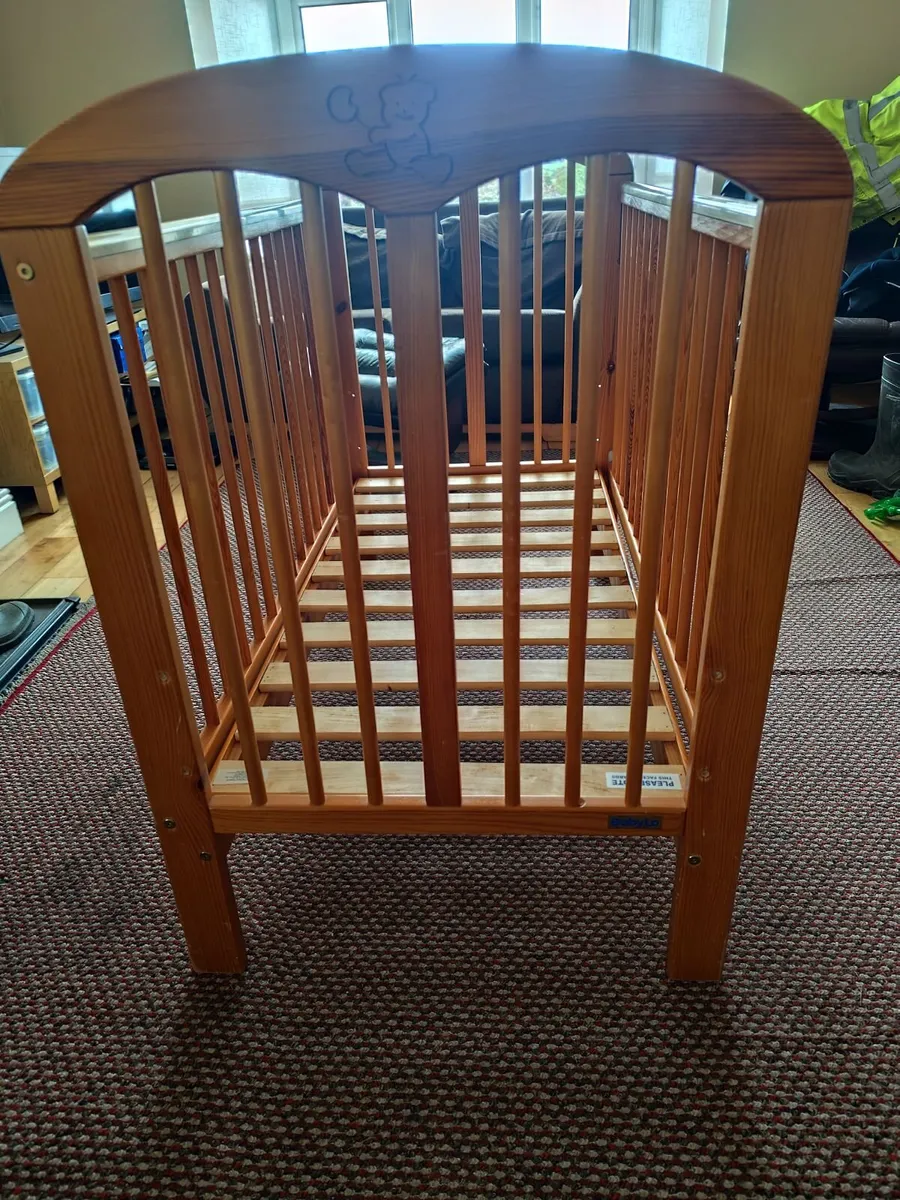 Baby cot - Image 1
