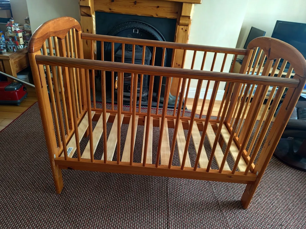 Baby cot - Image 2