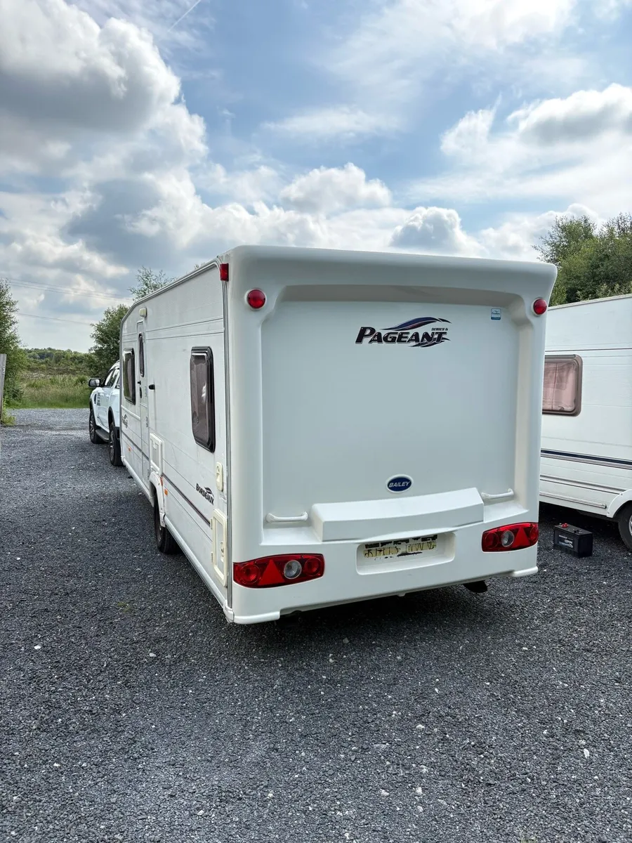 Bailey 4 berth fixed bed Starter Caravan - Image 2
