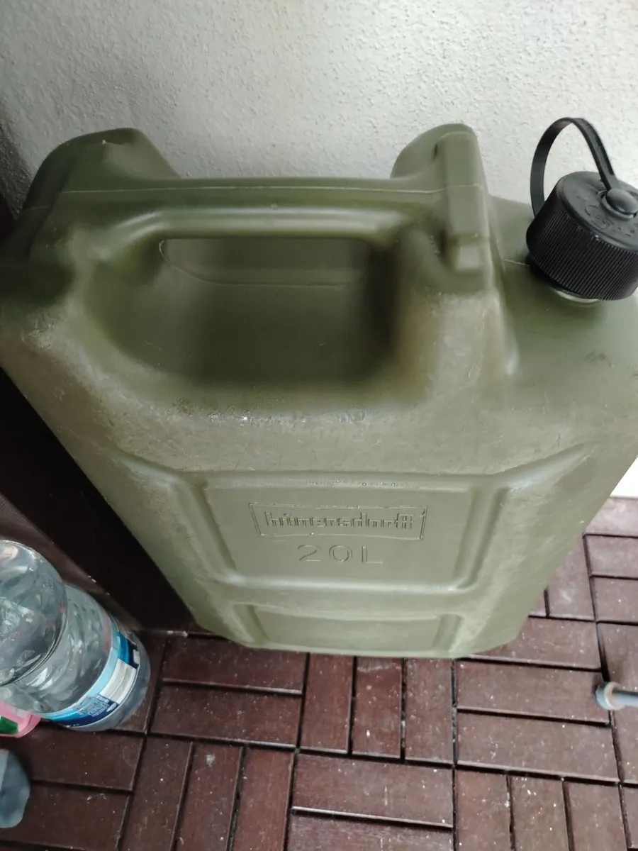 Hünersdorff Profi 20L fuel canister in olive green - Image 1