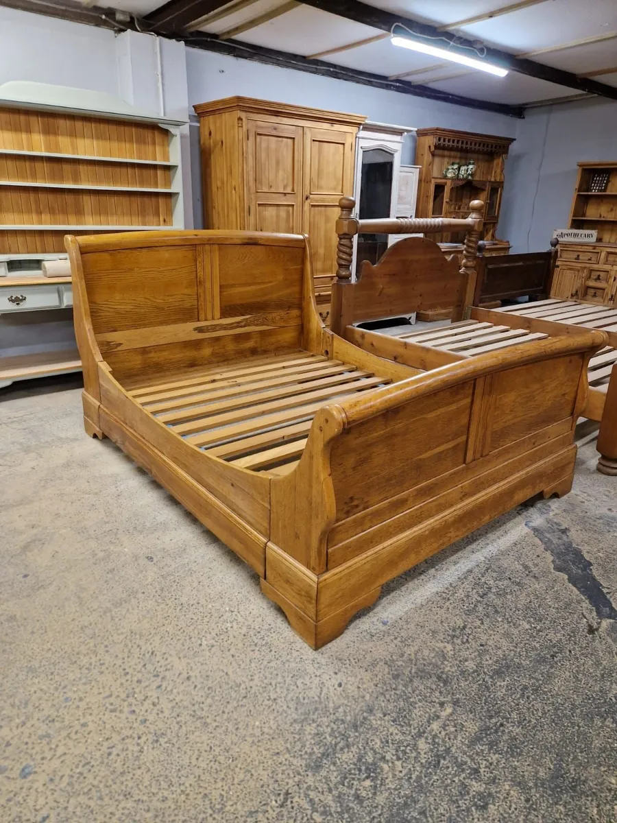 Vintage 5ft oak sleigh bed - Image 2
