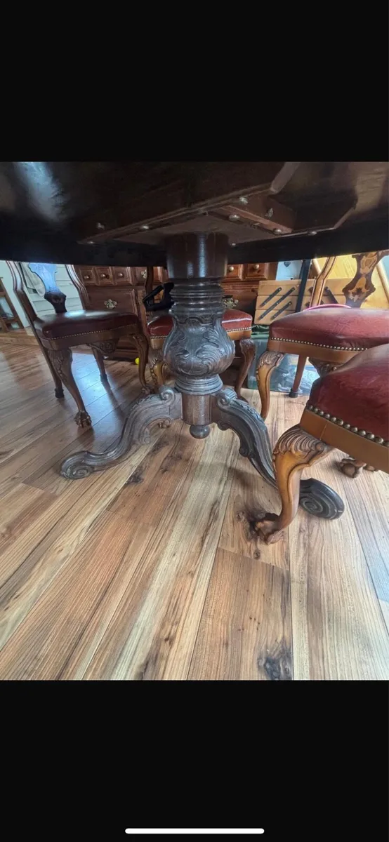 Vintage table and chairs - Image 4