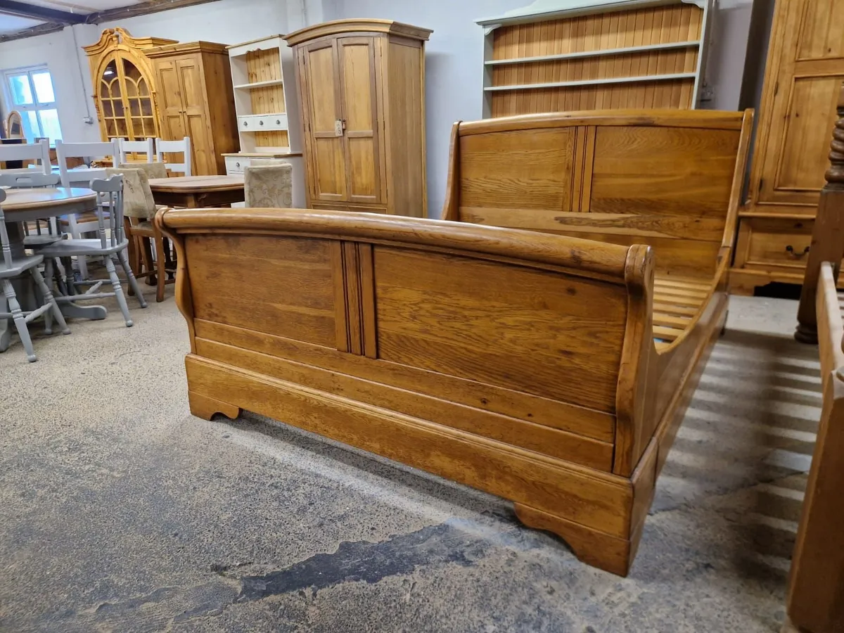 Vintage 5ft oak sleigh bed - Image 3