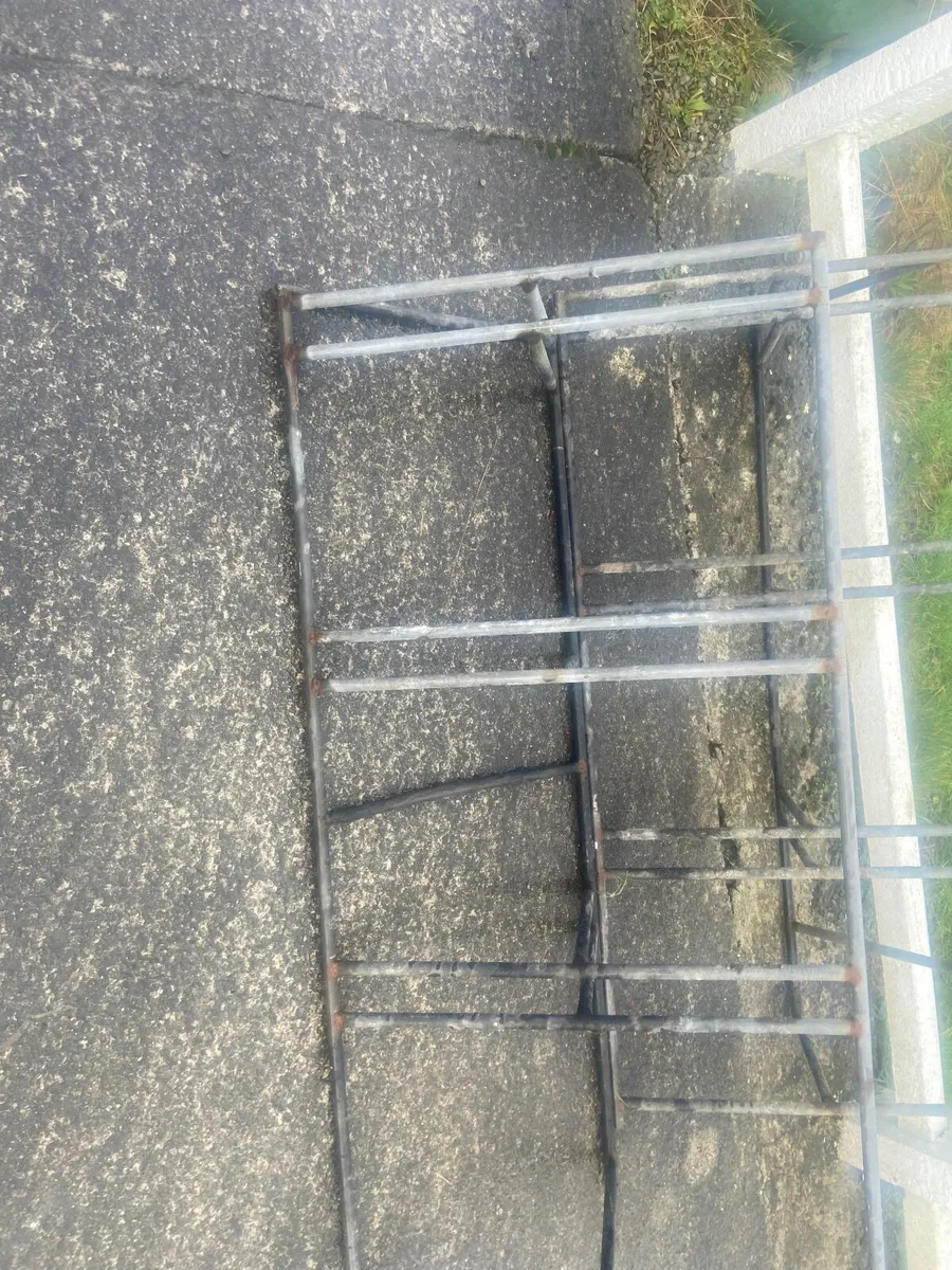 2 Bicycle Racks - Image 2