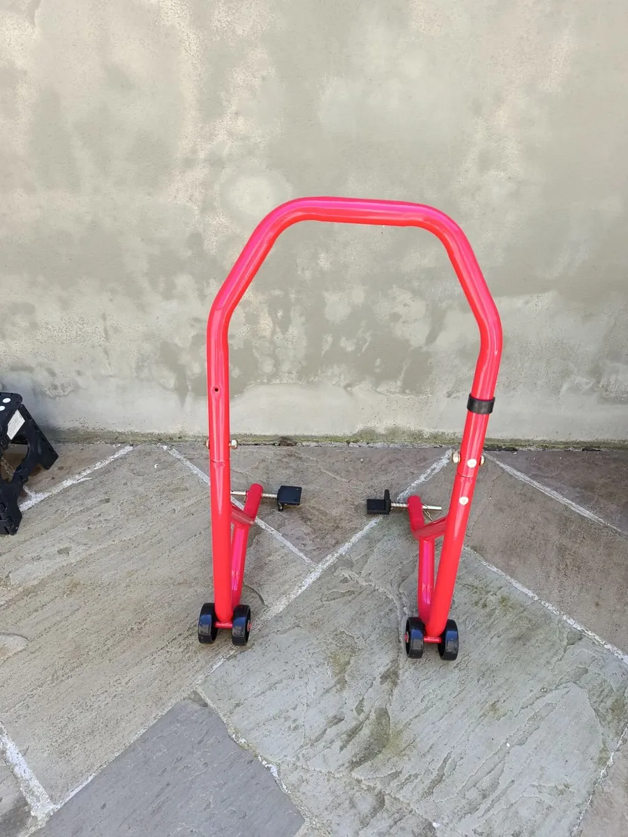 Motorcycle stand - Image 1