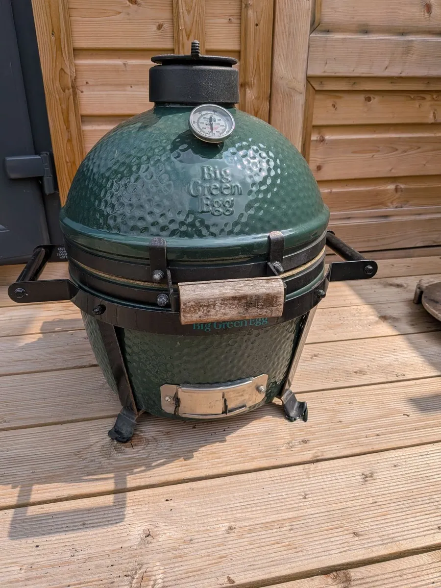 Big Green Egg MiniMax BBQ - Image 1