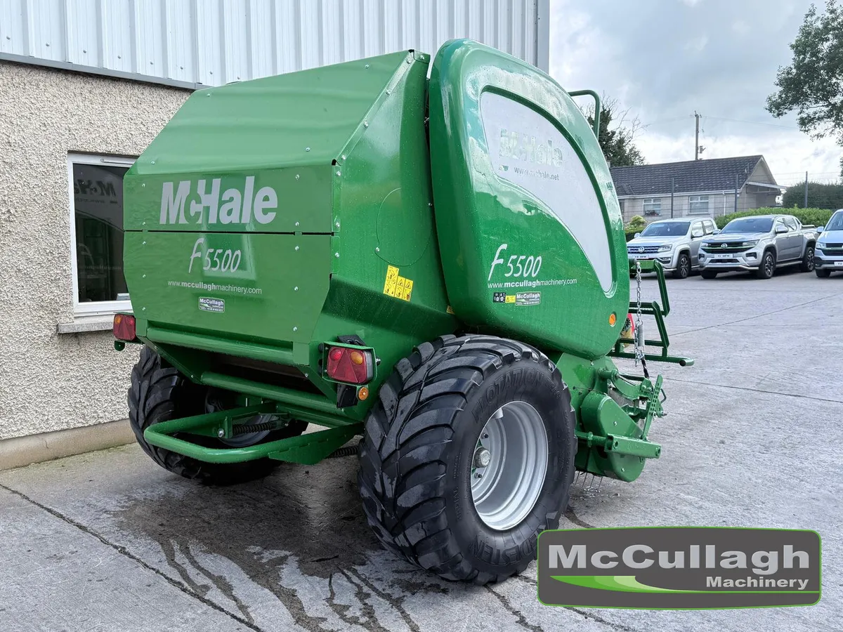 2015  McHale F5500 (25 Knife) Round Baler - Image 3