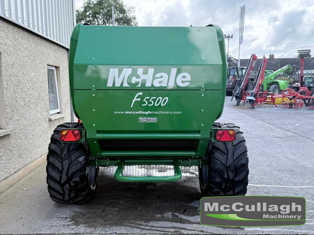 2015  McHale F5500 (25 Knife) Round Baler - Image 4