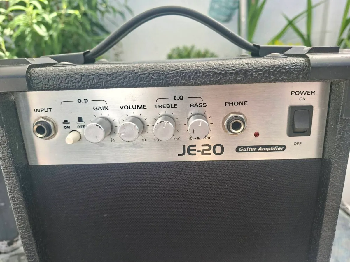 Acoustic Solutions 10w Guitar Amp - Image 2