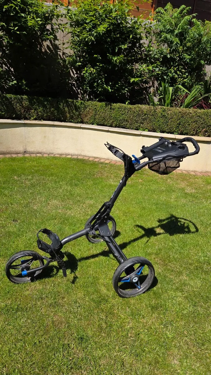 Motocaddy Cube Golf Trolley - Image 1