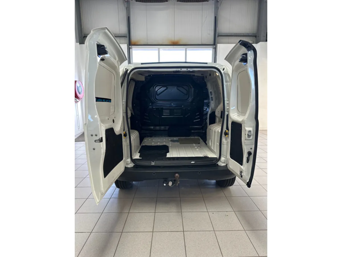 Fiat Fiorino 1.3 95BHP SX 2DR - Image 4