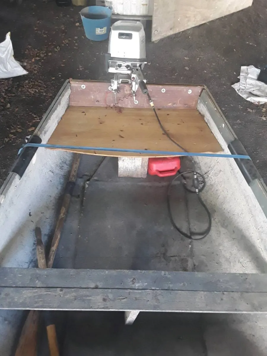 13 ft fishing boat with engine and trailer. - Image 2