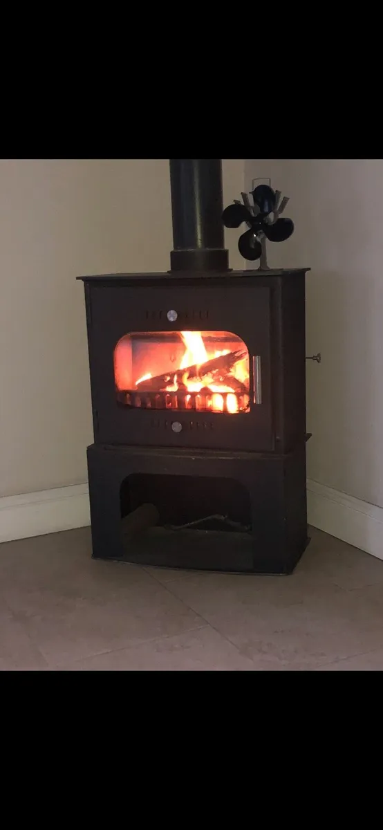 8KW free standing Boru stove with Log Box - Image 1
