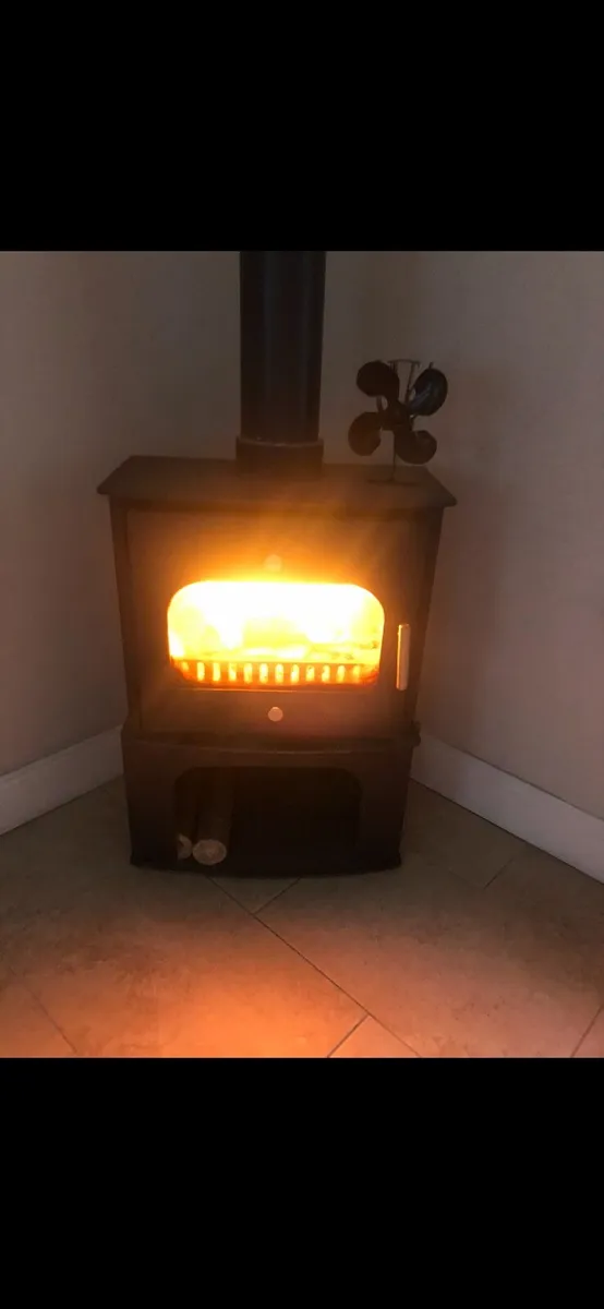8KW free standing Boru stove with Log Box - Image 2