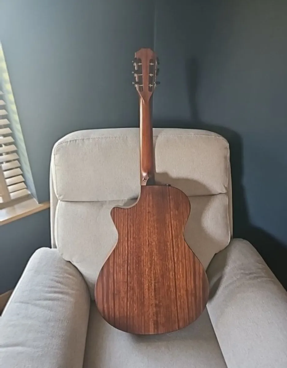 Taylor guitar - Image 3