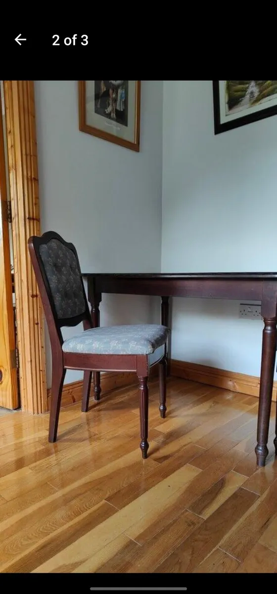 Mahogany table and chairs - Image 2