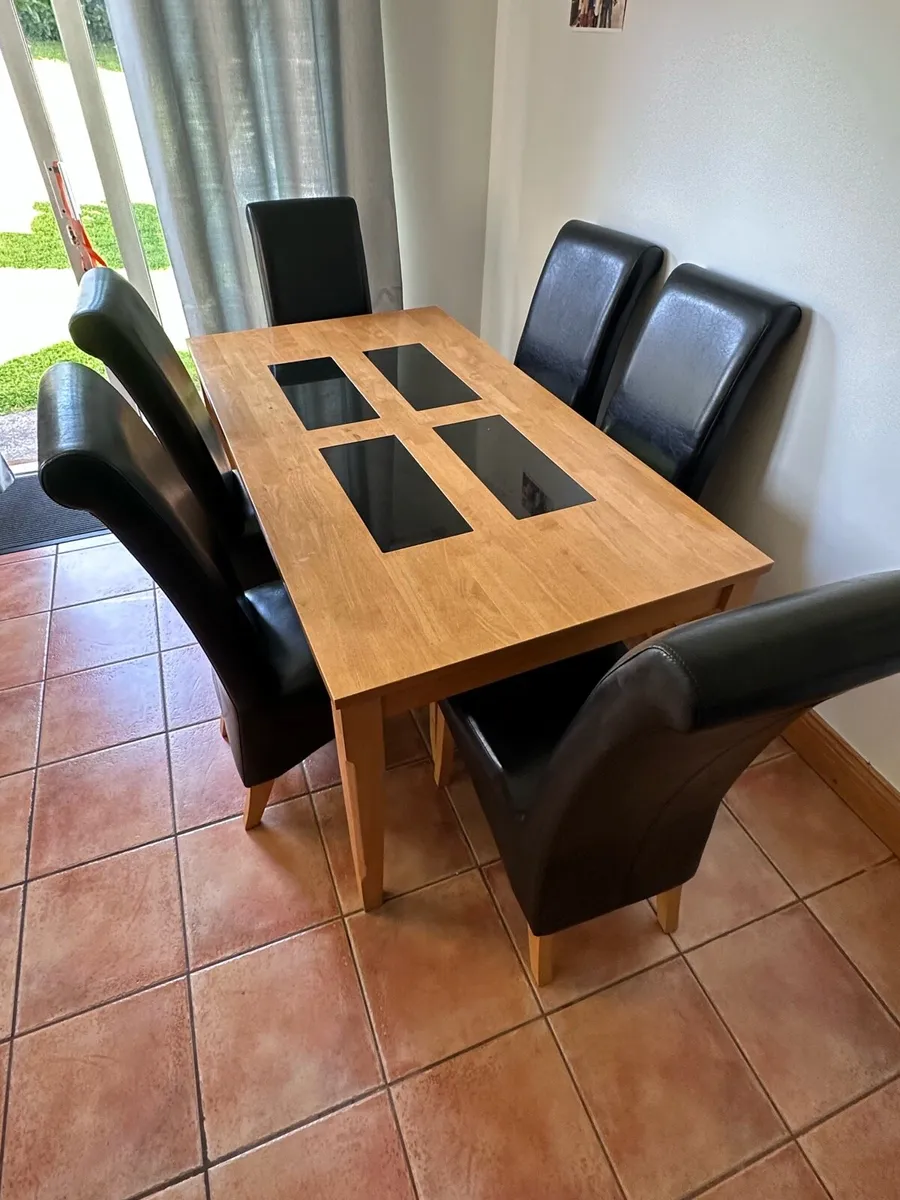 Table and 6 chairs - Image 2