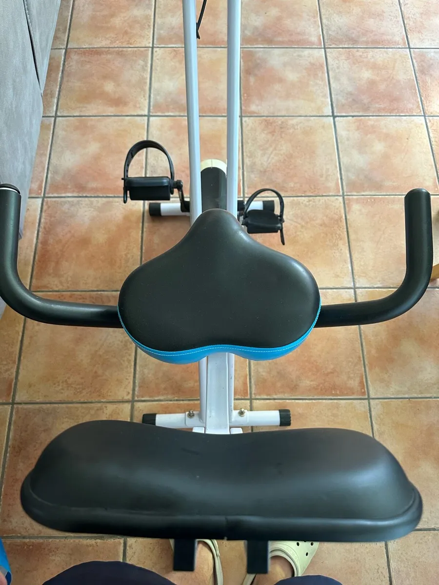 Folding exercise bike - Image 3