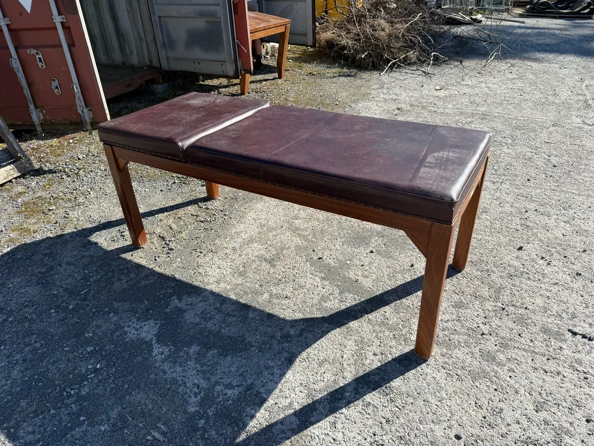 Massage table - Image 2