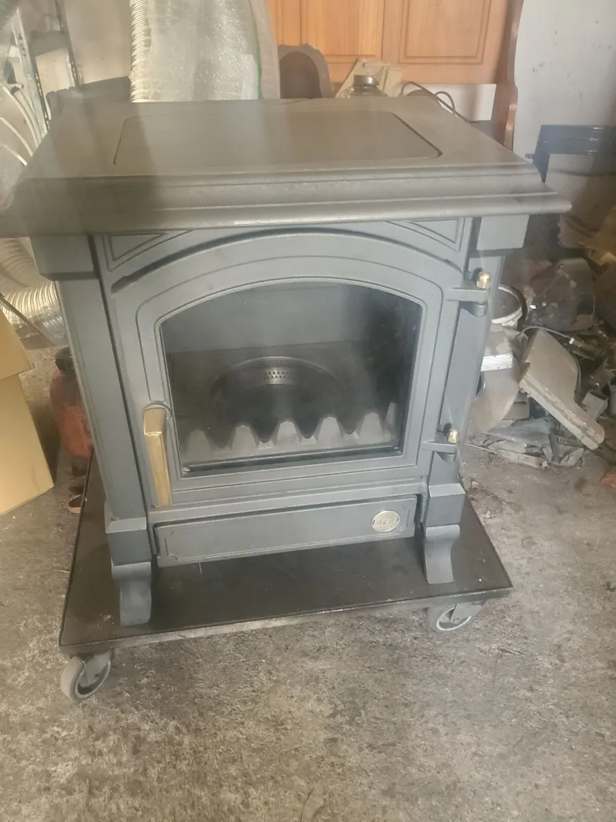 Wanted for cash ,oil stoves anything considered - Image 3