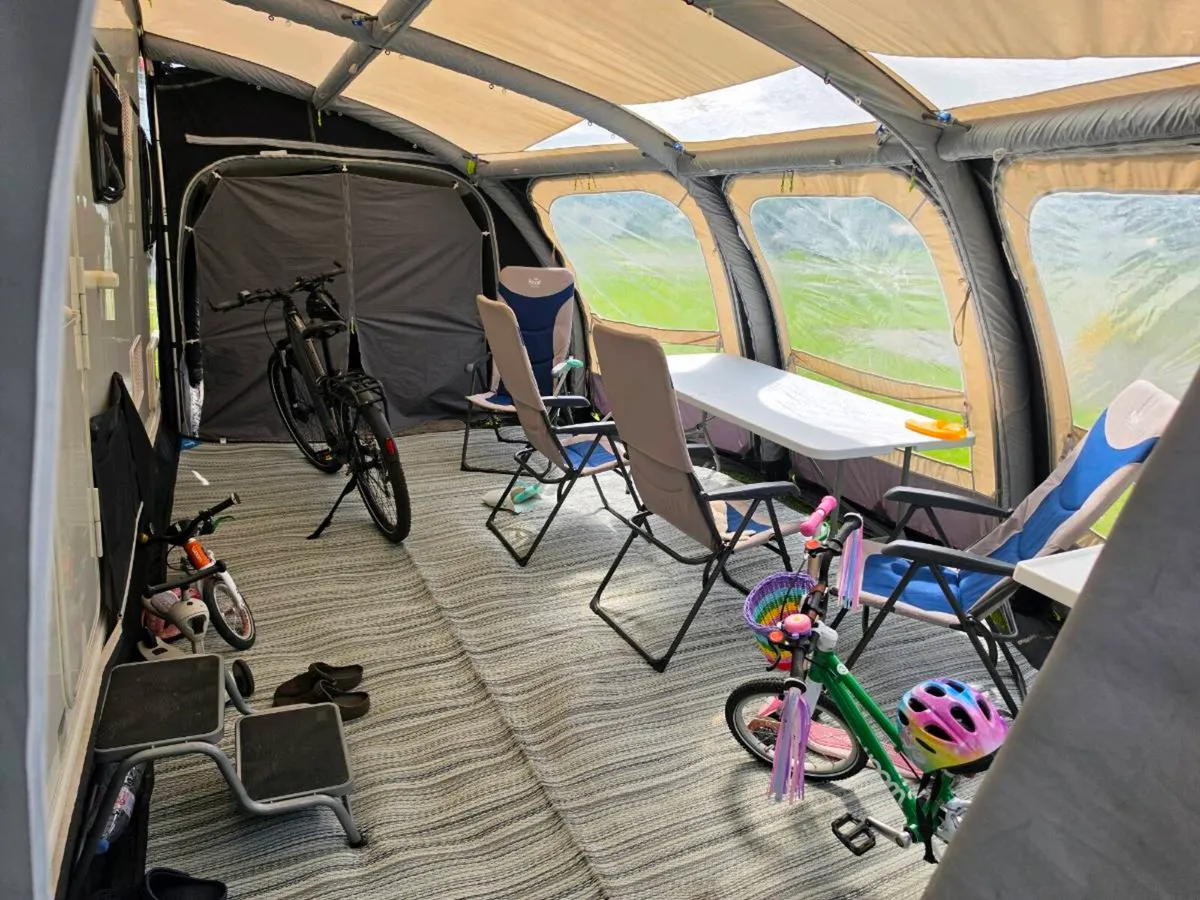 Kampa Ace Air Pro 500 Air Awning – Carpet & Access - Image 4