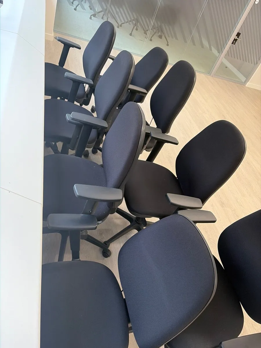 Office chairs - Image 4