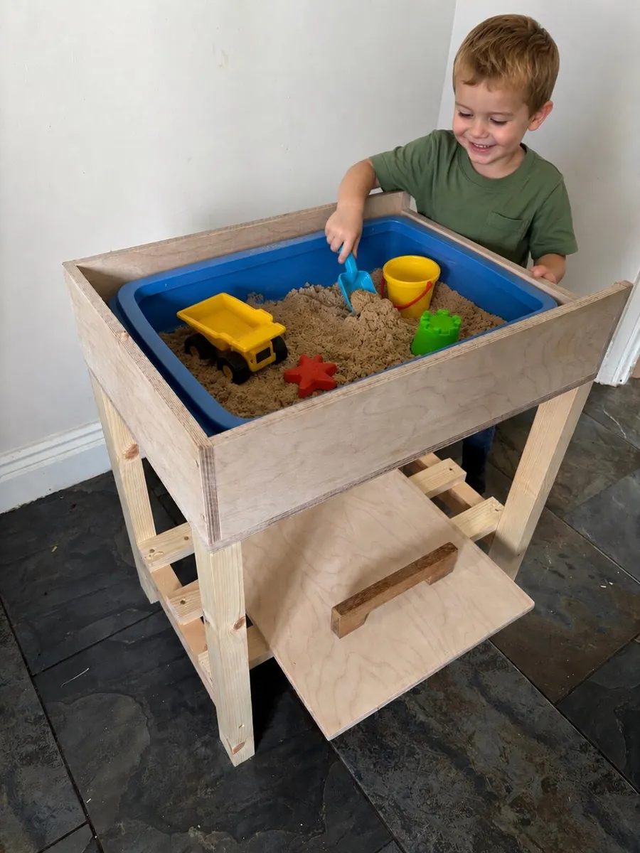 3 in 1 playtable - sand/water/lego table - Image 1