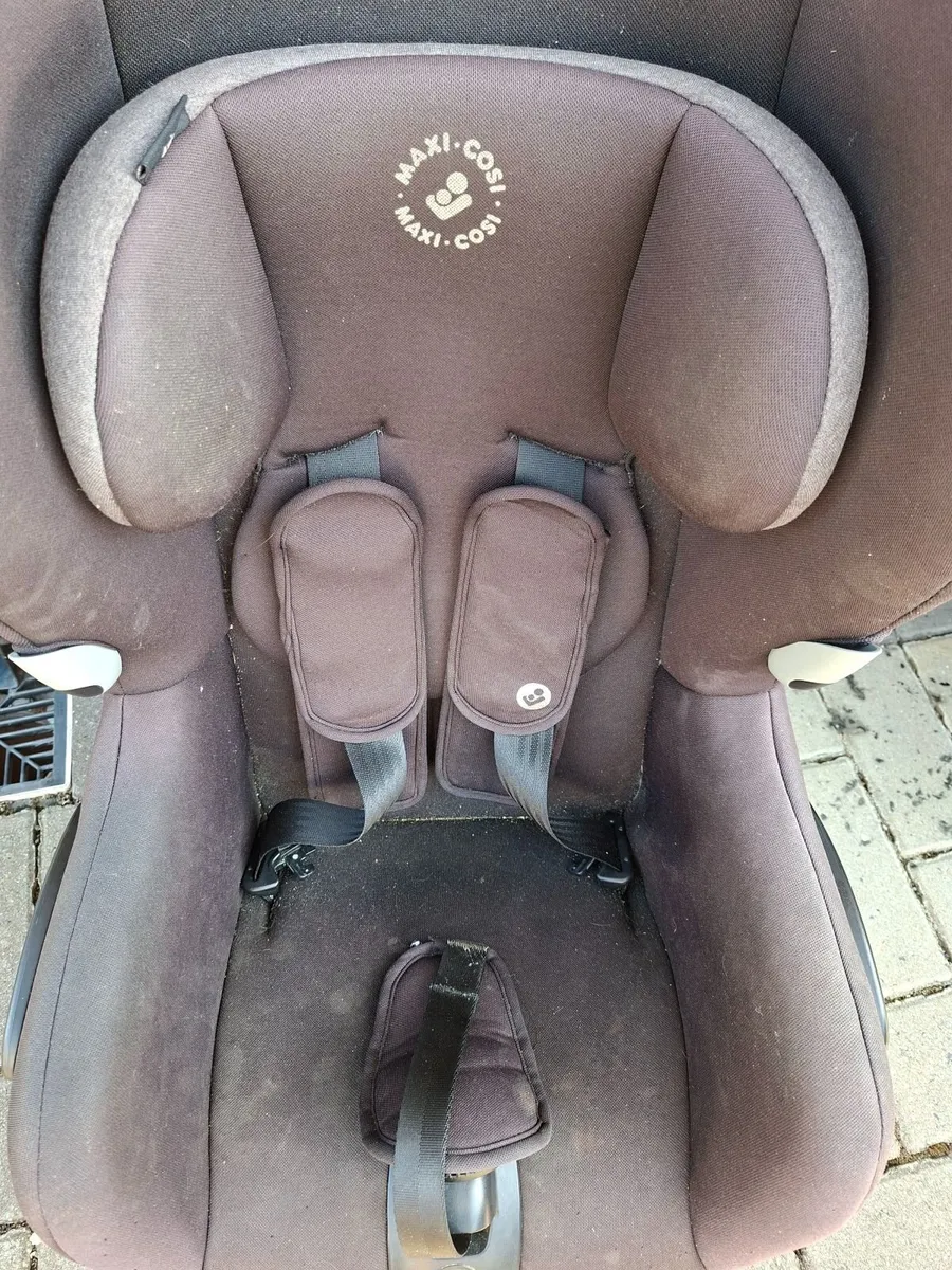 Child Car seat - Image 1