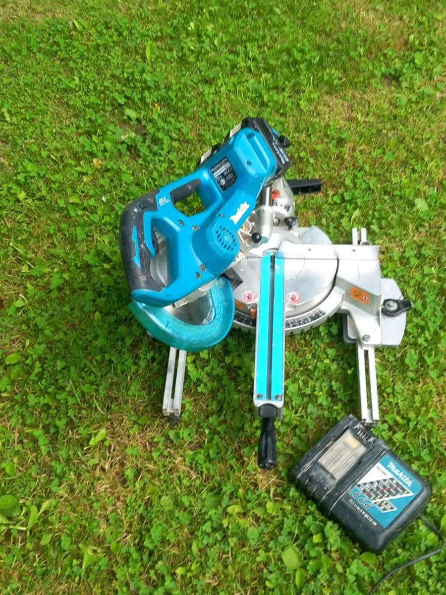 Makita mirre saw - Image 1