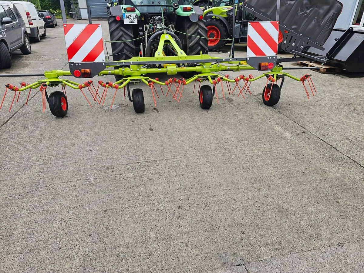 Claas Volto 55 Tedder - Image 3