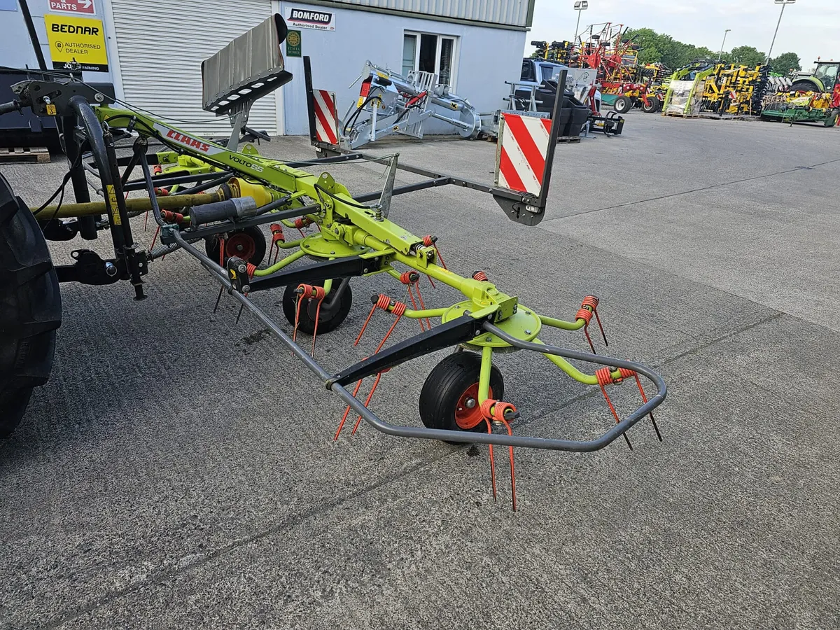 Claas Volto 55 Tedder - Image 1