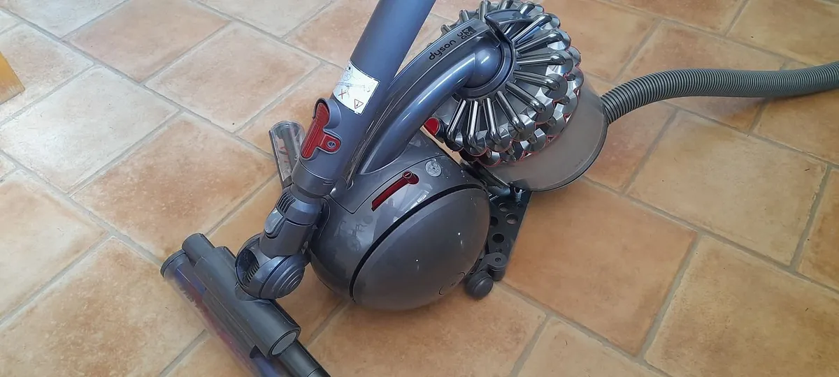 Dyson vacuum cleaner - Image 1