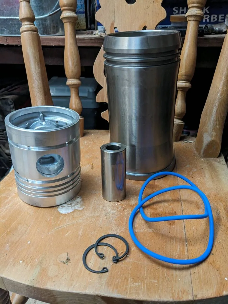 Zetor tractor cylinder kit - Image 1