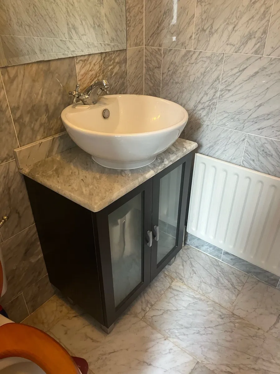 Bathroom unit with sink