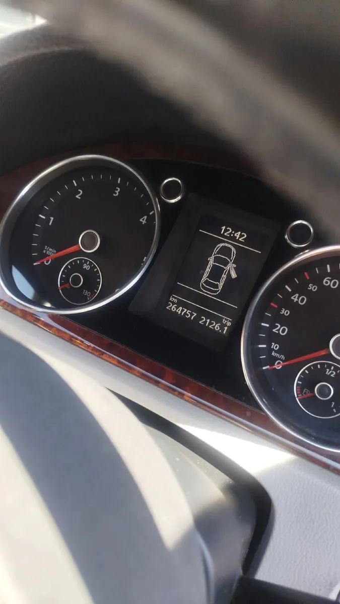 VW PASSAT - Image 3