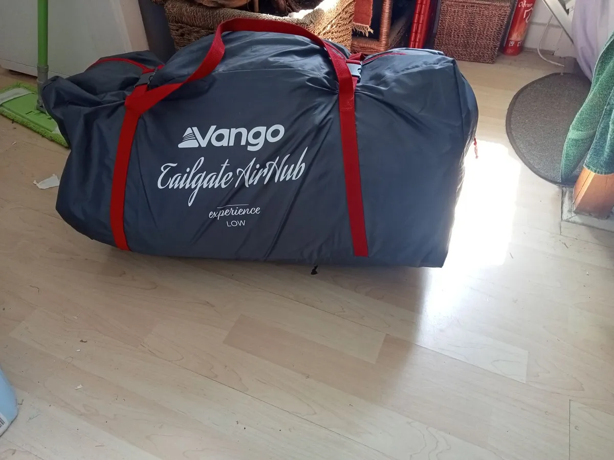 Never used ,self inflating tailgate tent - Image 3