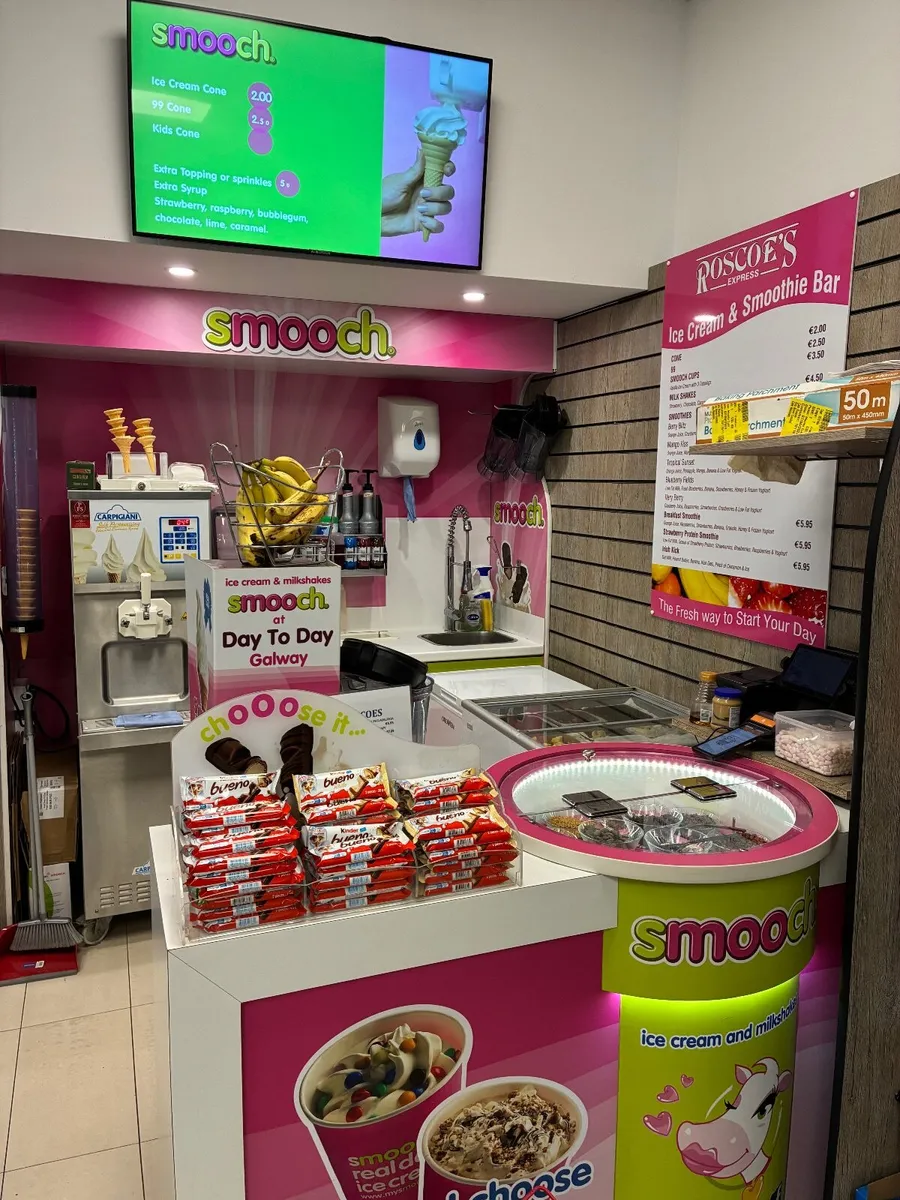 Complete Smooch ice cream station ready to go!!! - Image 2