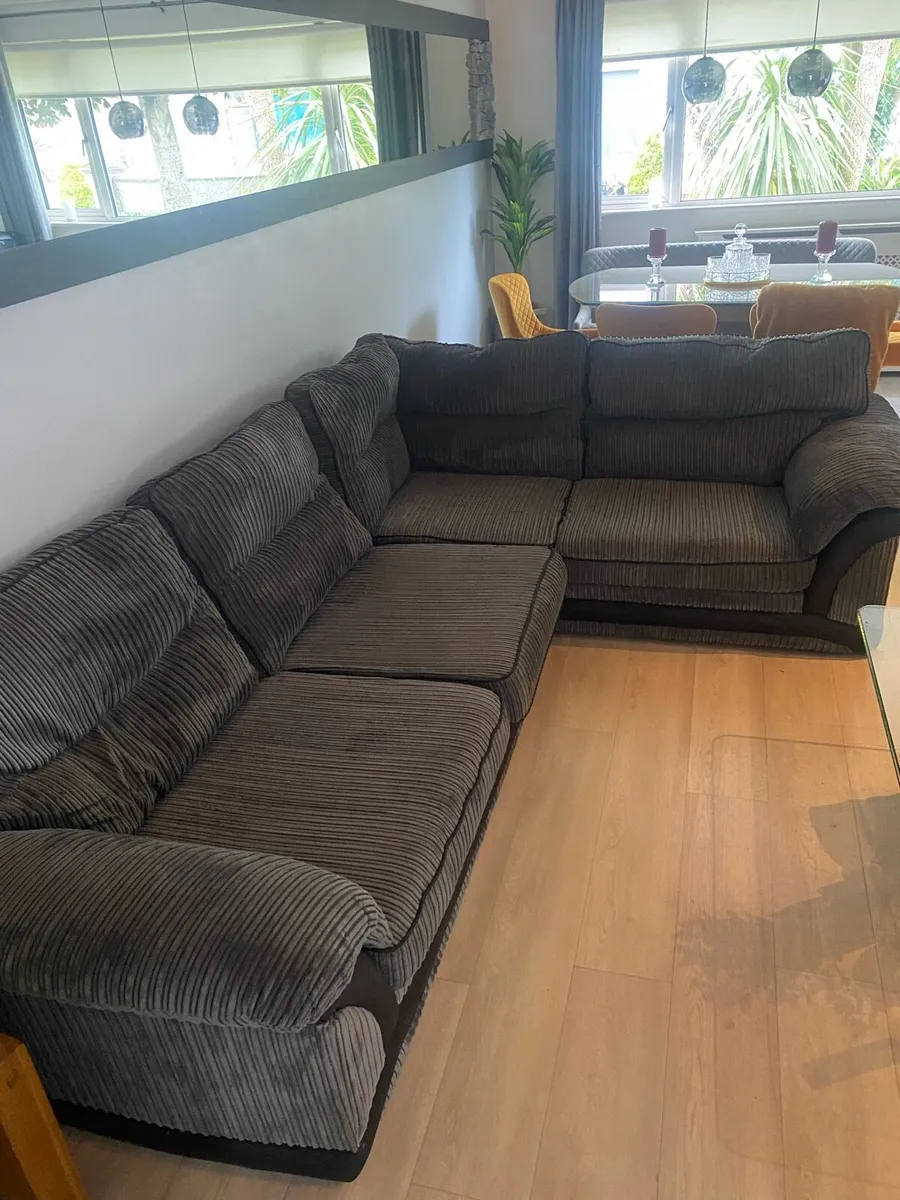 Couch - Image 2