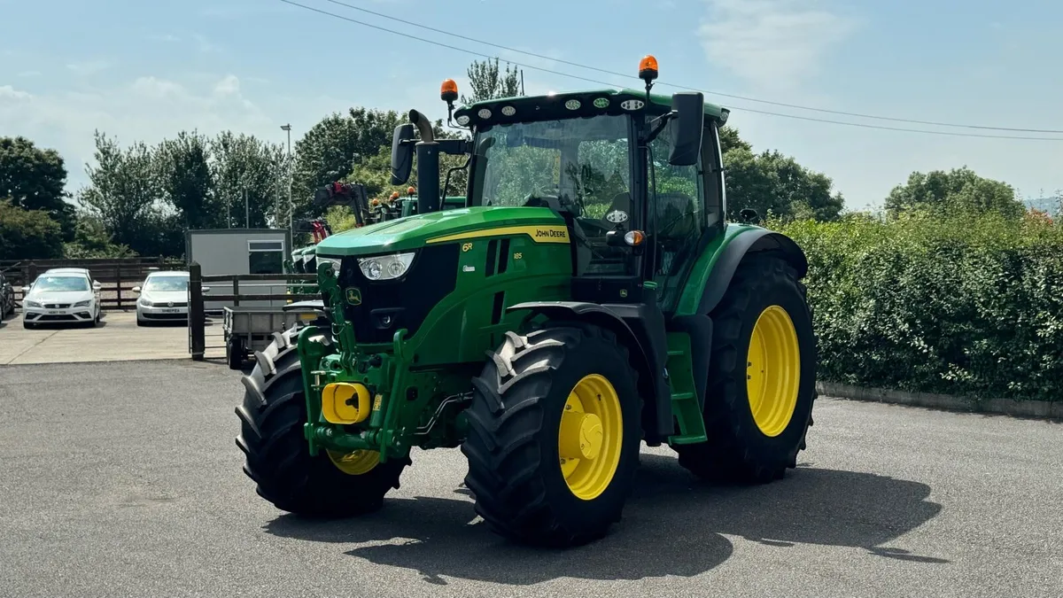 2025 John Deere 6R 185 - Image 2