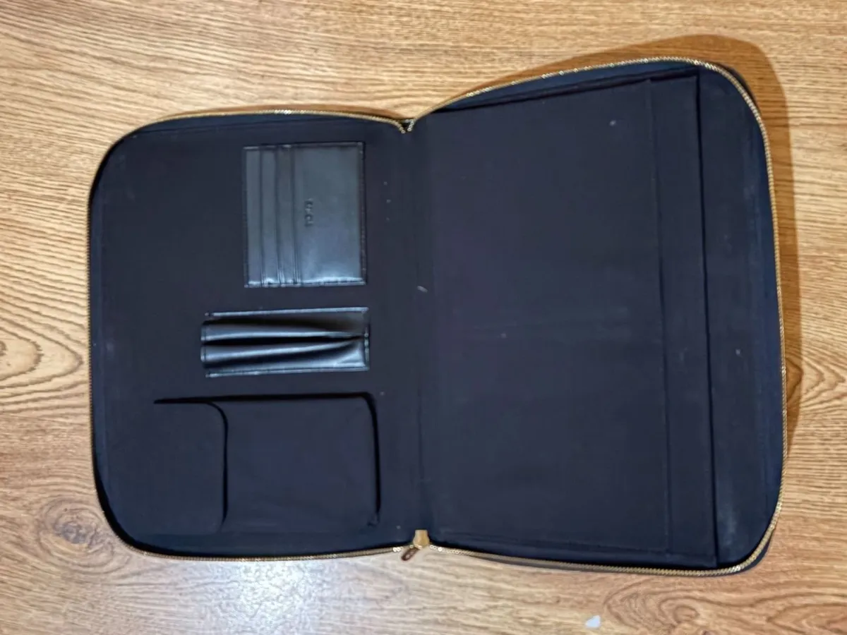 TOUS Laptop Case - Image 4