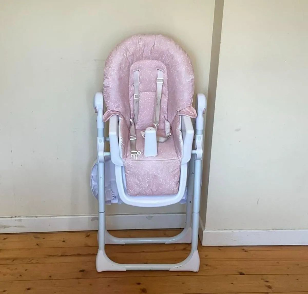 Babylo High Chair with Removable Tray - Image 2